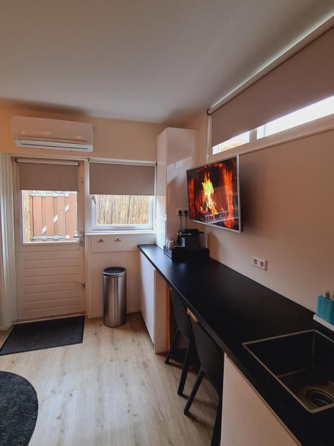Studio Baarn With Patio, Airco, Pantry, Bedroom, Bathroom, Privacy - Amsterdam, Utrecht 外观 照片